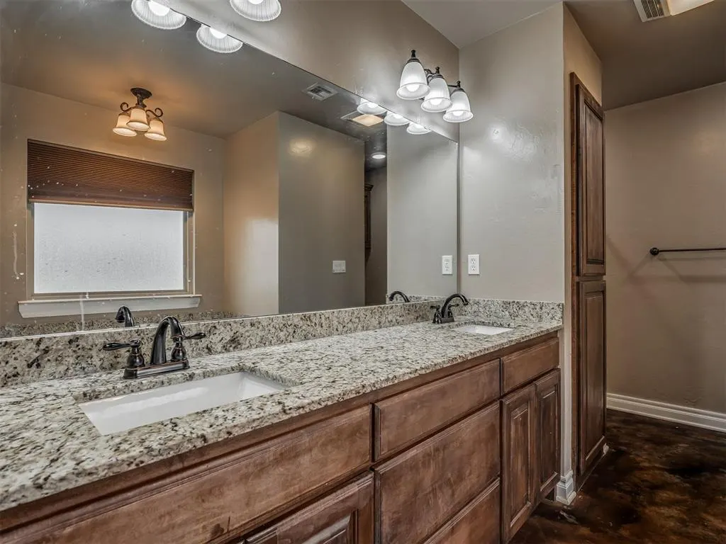 Photo 23 — 702 E 6th Street, Chandler, OK 74834