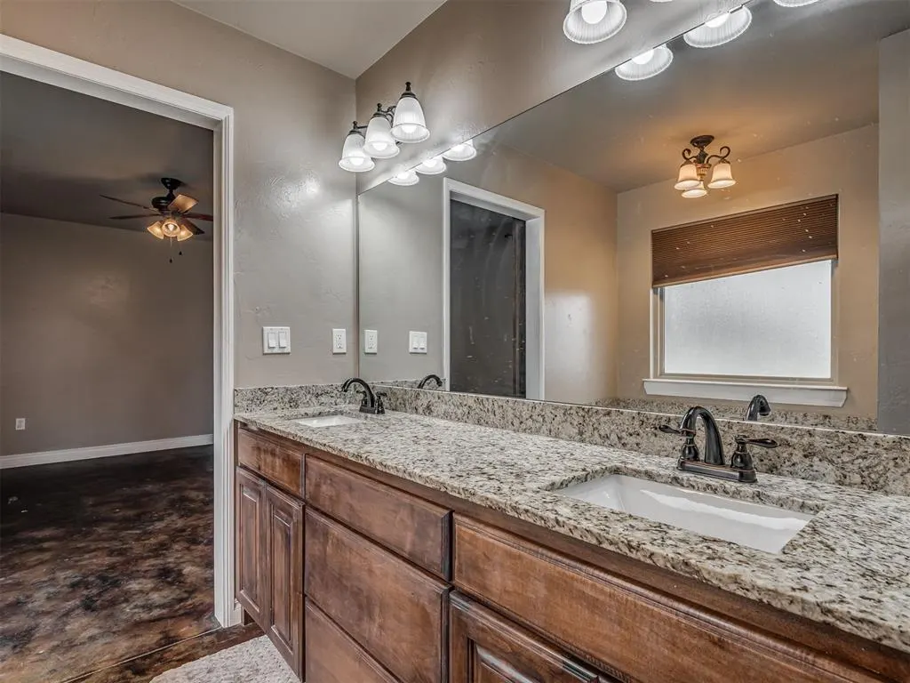 Photo 26 — 702 E 6th Street, Chandler, OK 74834