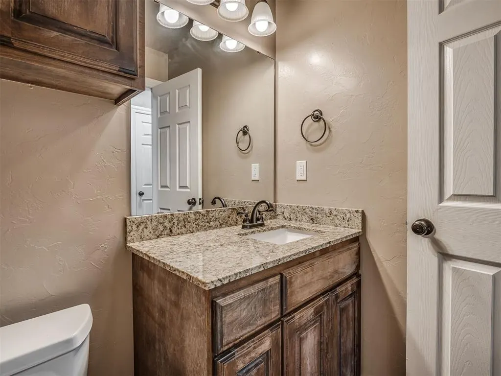Photo 32 — 702 E 6th Street, Chandler, OK 74834