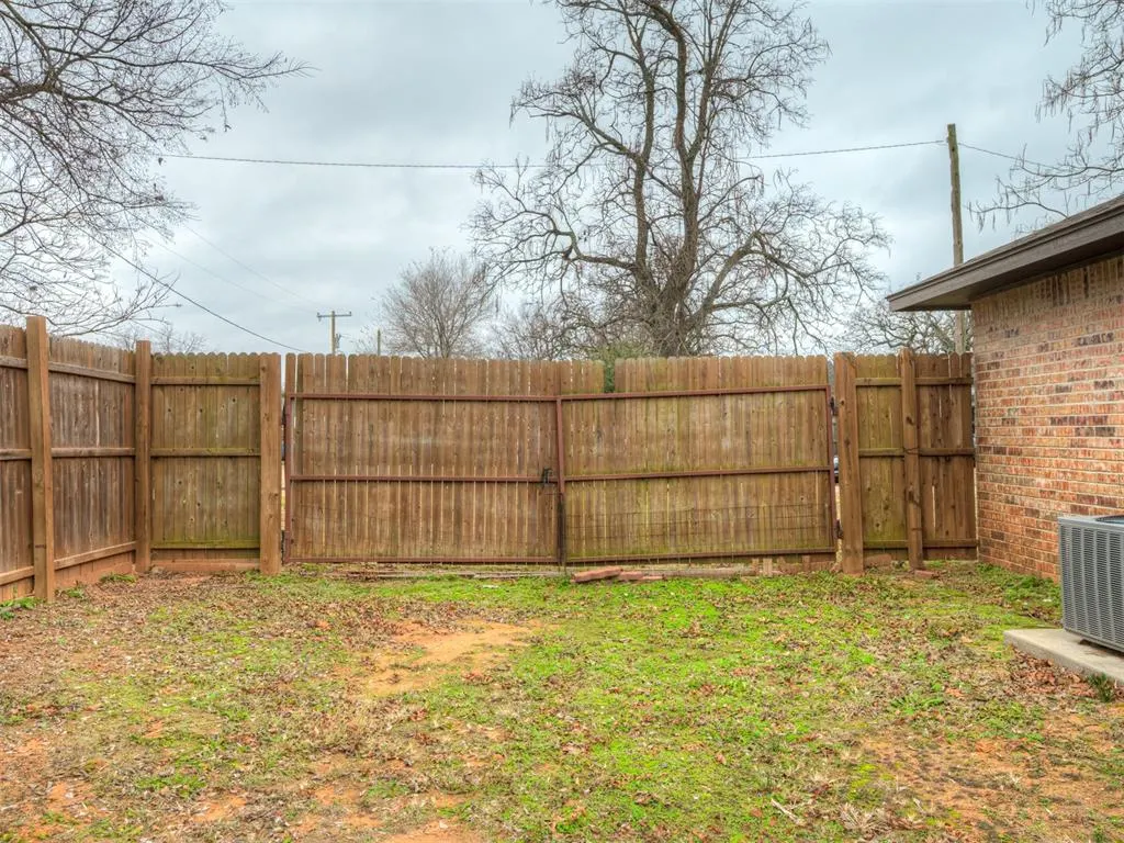 Photo 41 — 702 E 6th Street, Chandler, OK 74834