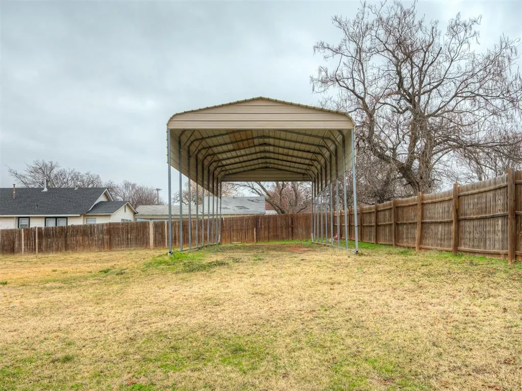 Photo 42 — 702 E 6th Street, Chandler, OK 74834