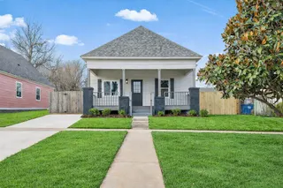 Sold home at 413 N Rock Island Avenue
