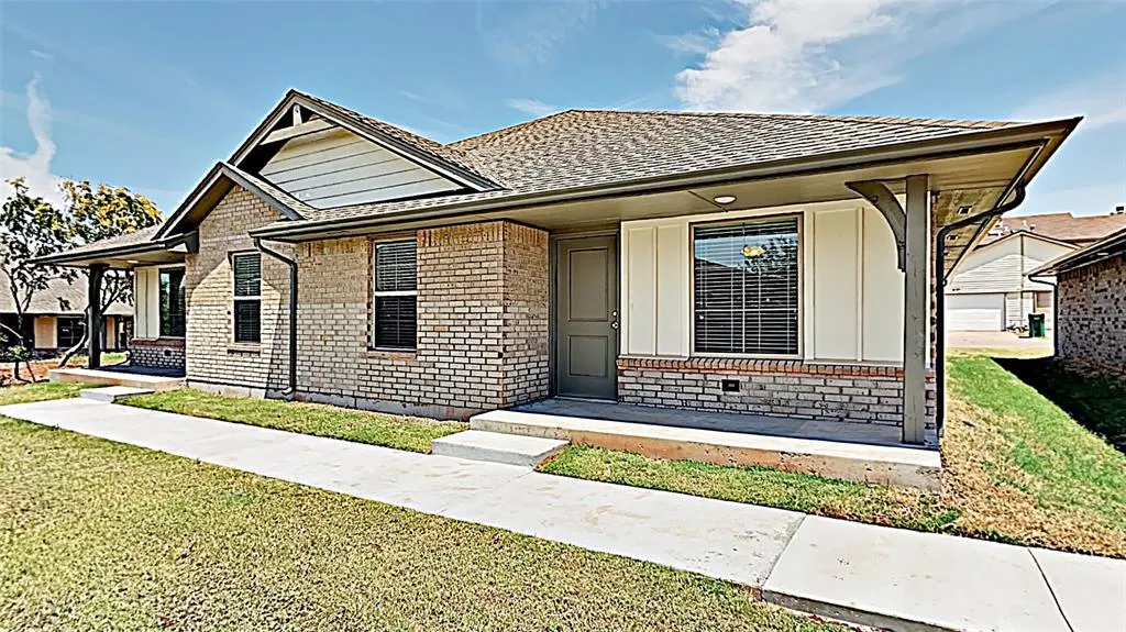 Front exterior — 11521 Keystone Circle, Oklahoma City, OK 73114
