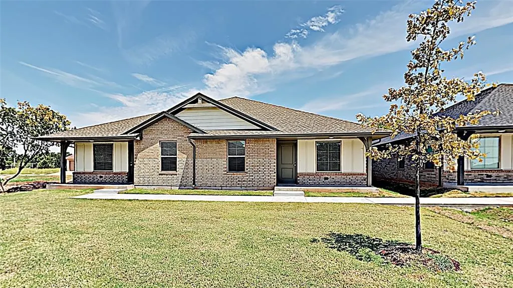 Photo 2 — 11521 Keystone Circle, Oklahoma City, OK 73114