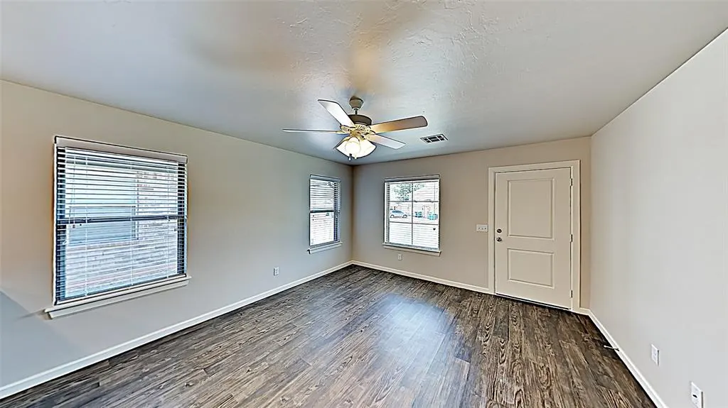 Photo 7 — 11521 Keystone Circle, Oklahoma City, OK 73114