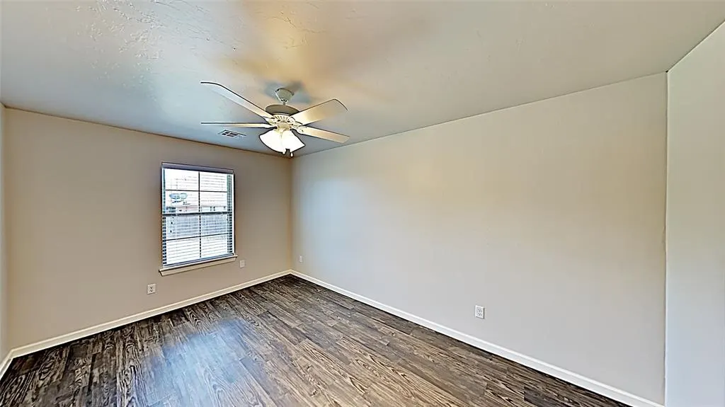 Photo 11 — 11521 Keystone Circle, Oklahoma City, OK 73114