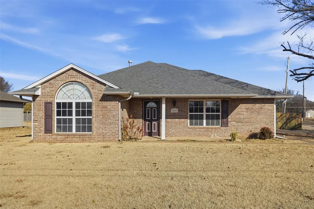 Front exterior — 1003 W Oak Street, Stroud, OK 74079