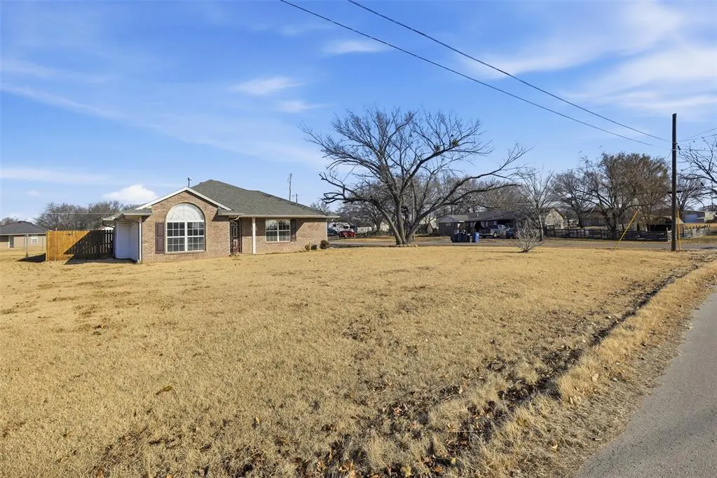 Photo 2 — 1003 W Oak Street, Stroud, OK 74079