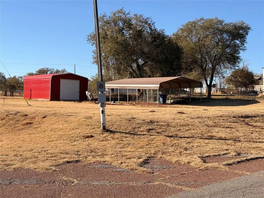 Front exterior — 112 E Main Street, Foss, OK 73647