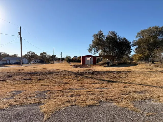 Photo 2 — 112 E Main Street, Foss, OK 73647