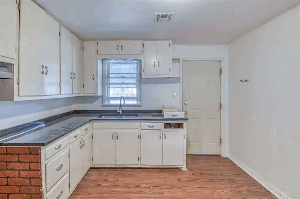 Photo 8 — 1814 S 20th Street, Chickasha, OK 73018