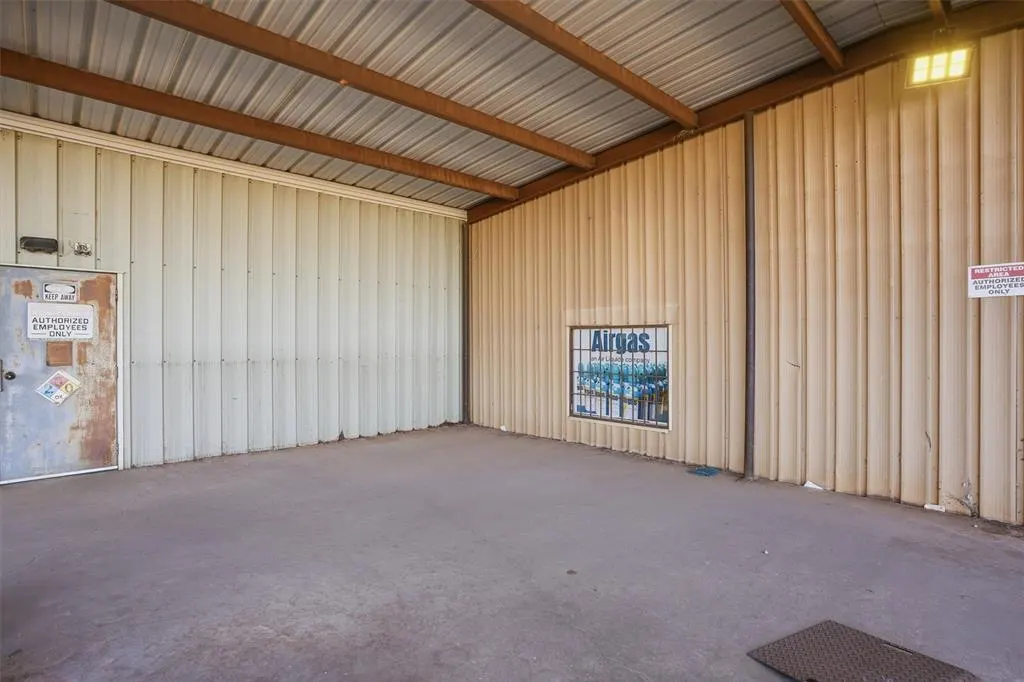Photo 19 — 100 Shale Drive, Elk City, OK 73644