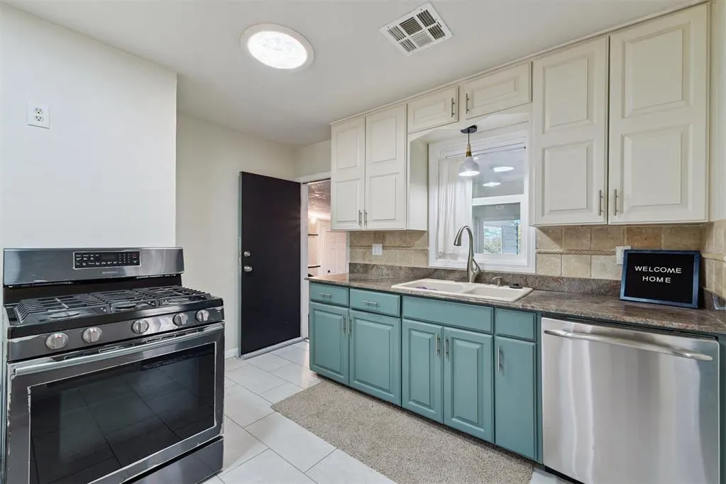 Photo 13 — 215 Bennett Boulevard, Chandler, OK 74834