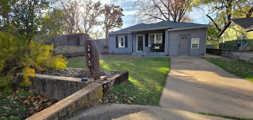 Photo 2 — 215 Bennett Boulevard, Chandler, OK 74834