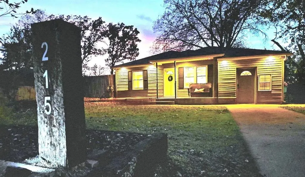 Photo 3 — 215 Bennett Boulevard, Chandler, OK 74834
