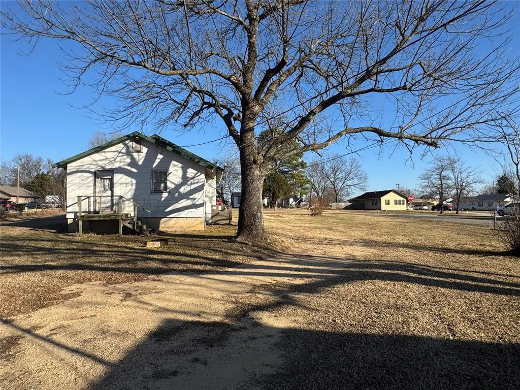 Photo 10 — 623 E Street, Seminole, OK 74868