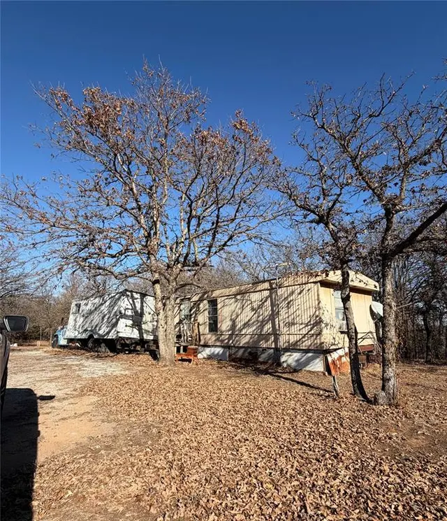 Photo 2 — 18865 E Stonetree Lane, Luther, OK 73054