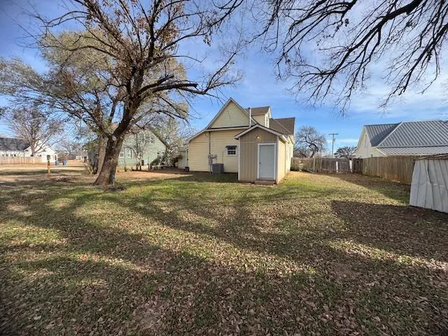 Photo 14 — 308 S Cordell Street, Cordell, OK 73632