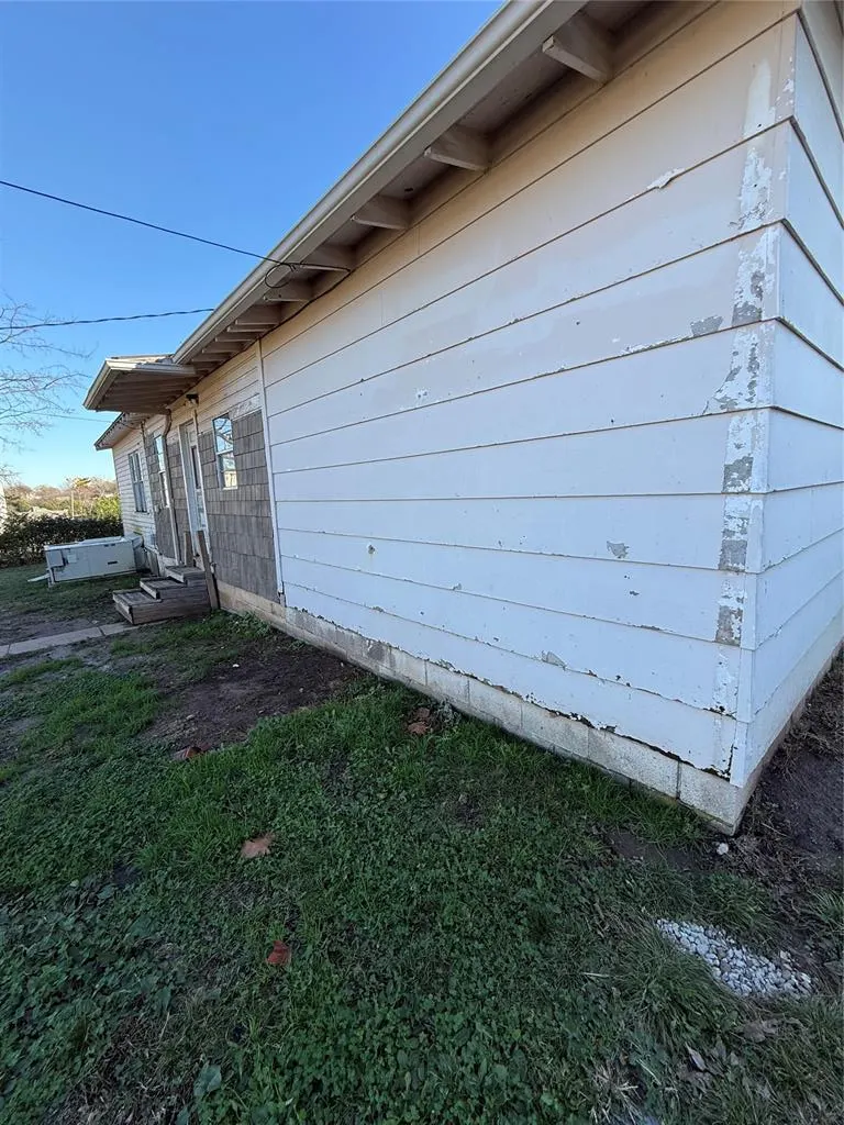 Photo 3 — 103 W 5th Street, Stroud, OK 74079