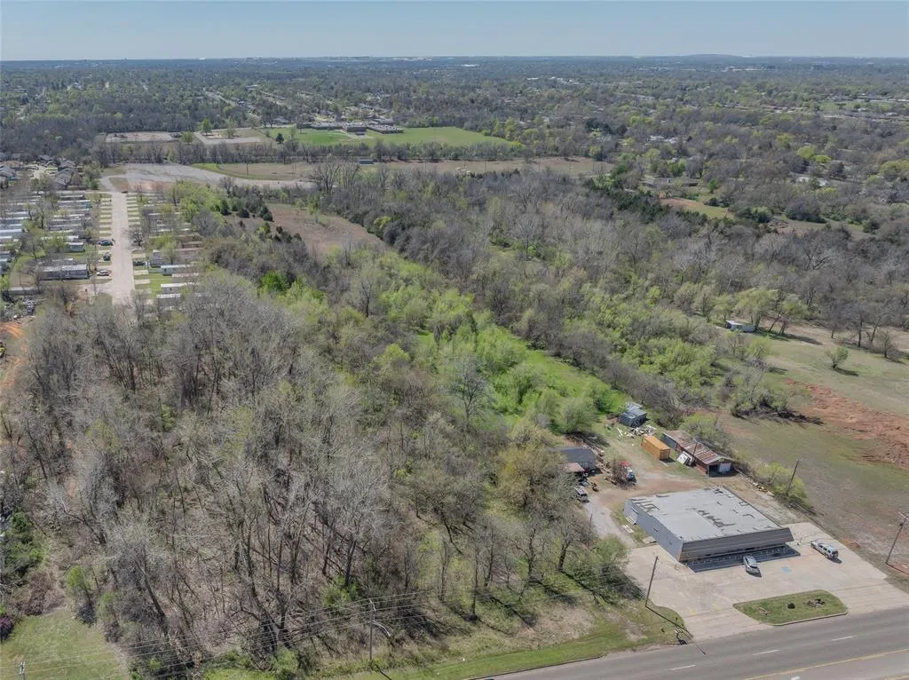 Photo 3 — 9632 NE 23rd Street, Midwest City, OK 73141