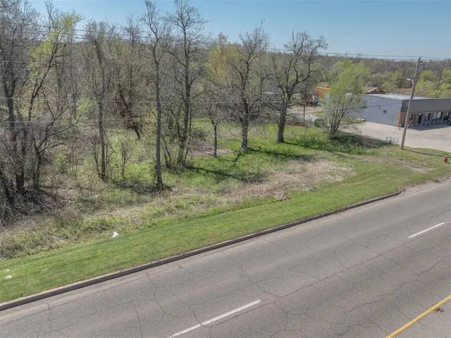 Photo 4 — 9632 NE 23rd Street, Midwest City, OK 73141