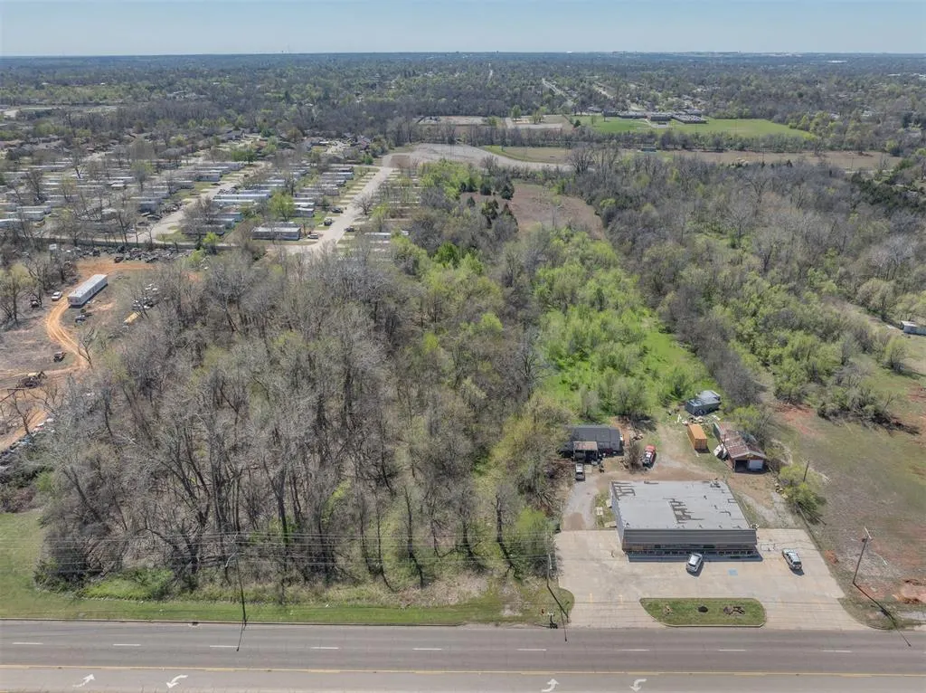 Photo 7 — 9632 NE 23rd Street, Midwest City, OK 73141