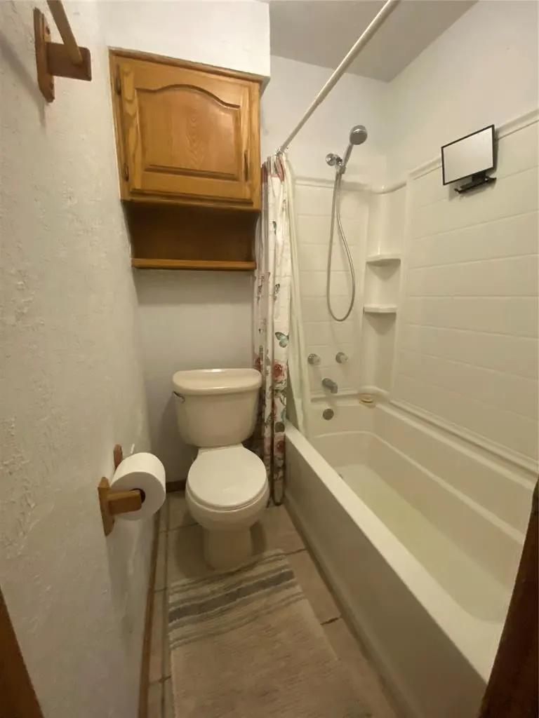 Photo 10 — 612 N Vernon Avenue, Hinton, OK 73047