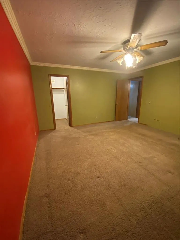 Photo 12 — 612 N Vernon Avenue, Hinton, OK 73047