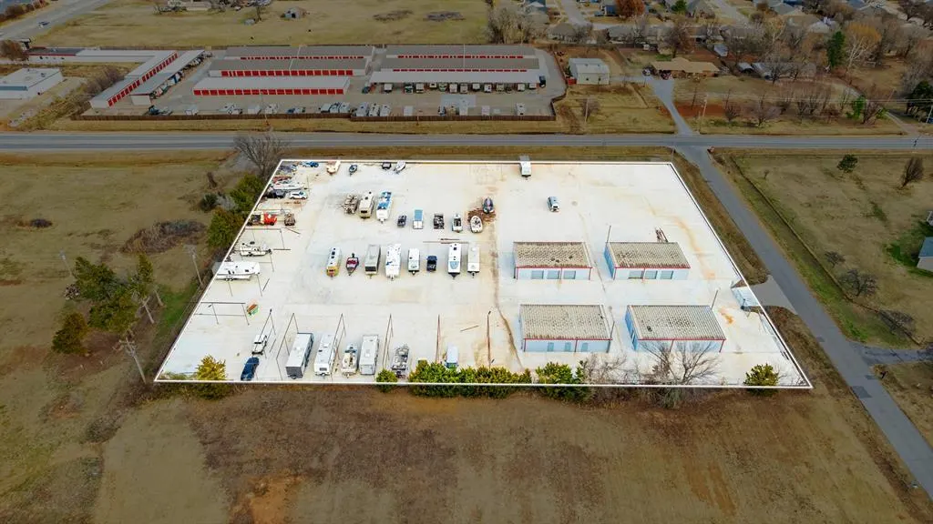 Photo 2 — 305 S Czech Hall Road, Mustang, OK 73064
