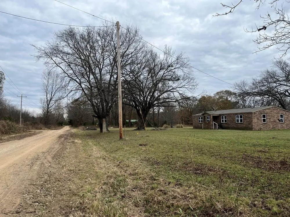 Photo 2 — 385101 E 1100 Road, Weleetka, OK 74880