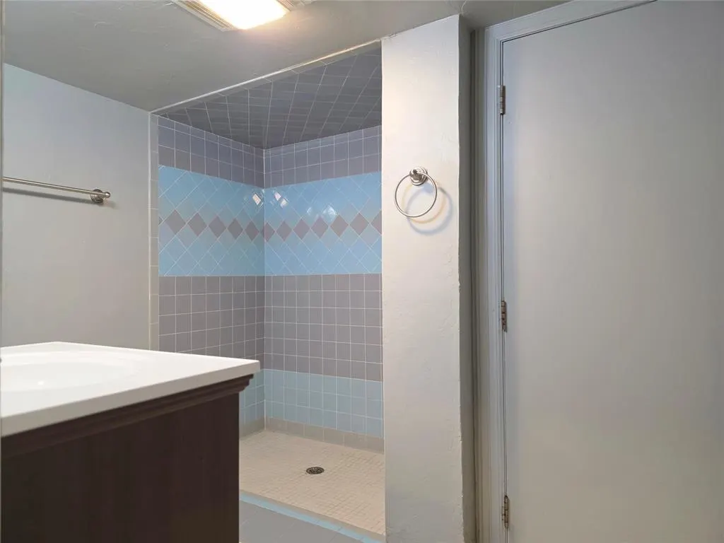 Photo 21 — 1725 NW 18th Street B, Oklahoma City, OK 73106