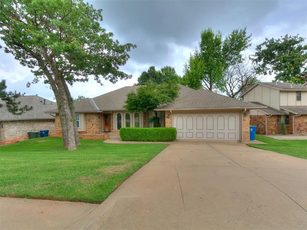 Photo 3 — 908 Carfax Road, Edmond, OK 73034