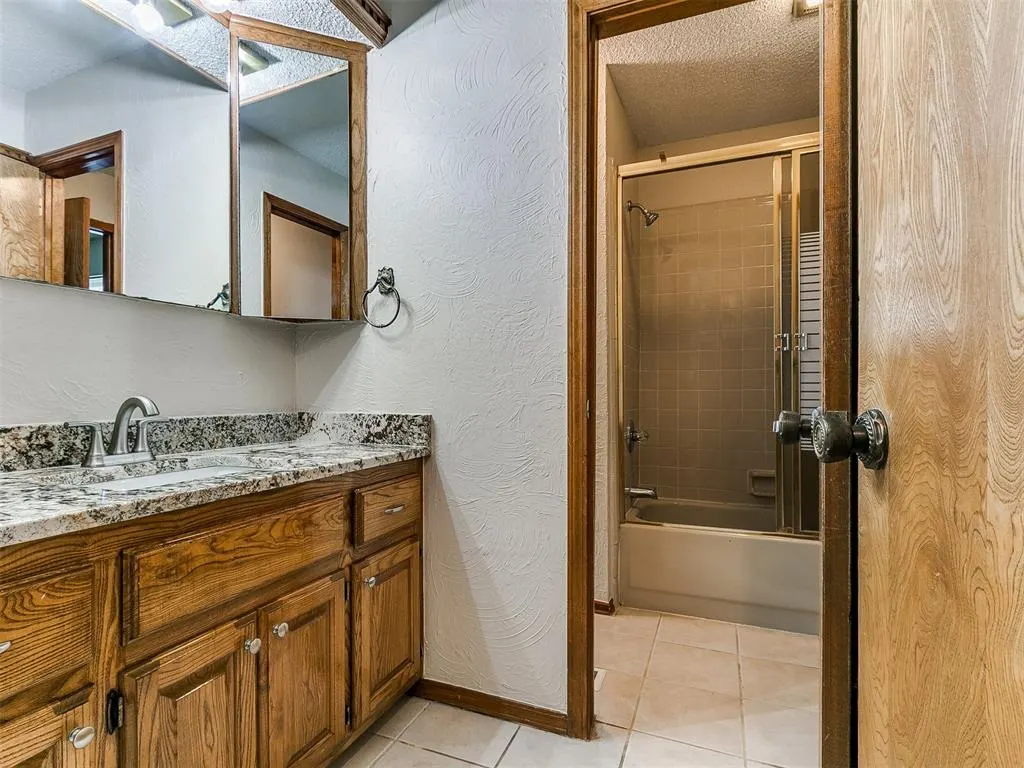 Photo 8 — 908 Carfax Road, Edmond, OK 73034