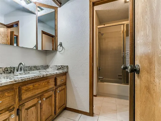 Photo 8 — 908 Carfax Road, Edmond, OK 73034