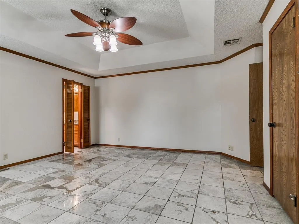 Photo 12 — 908 Carfax Road, Edmond, OK 73034