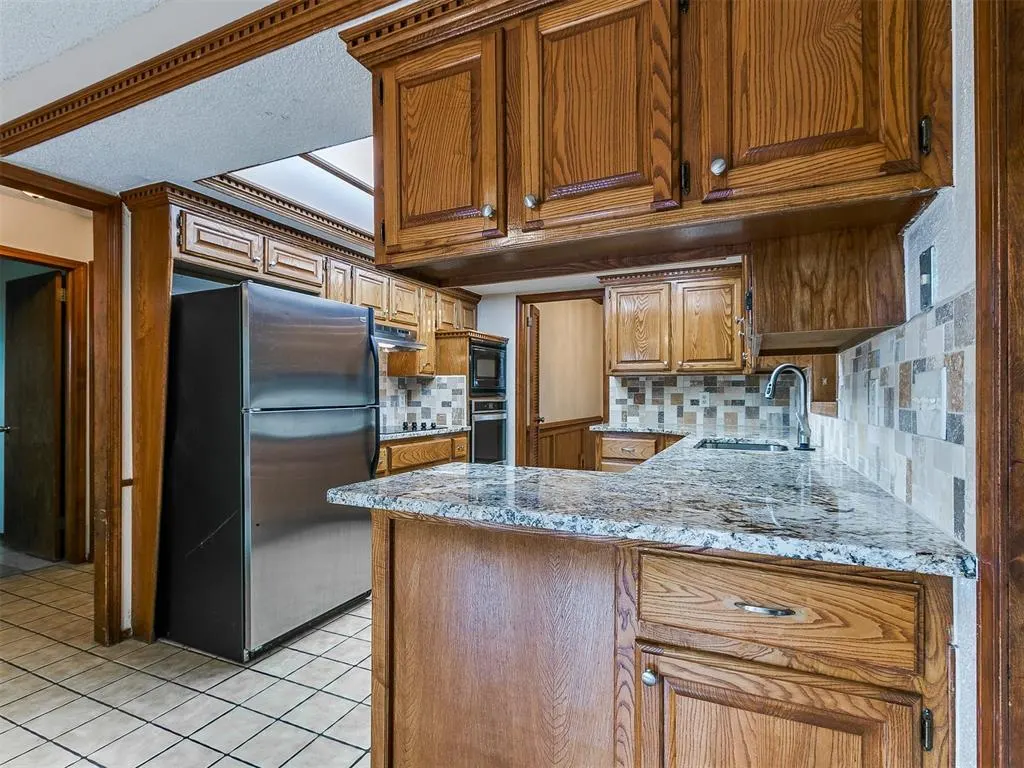 Photo 24 — 908 Carfax Road, Edmond, OK 73034