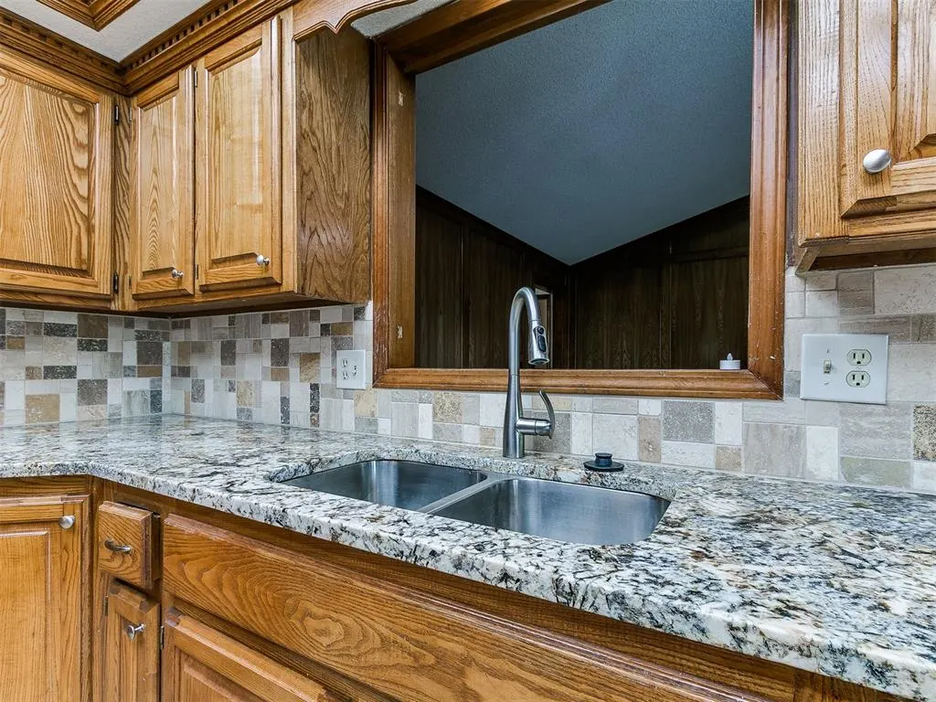 Photo 26 — 908 Carfax Road, Edmond, OK 73034