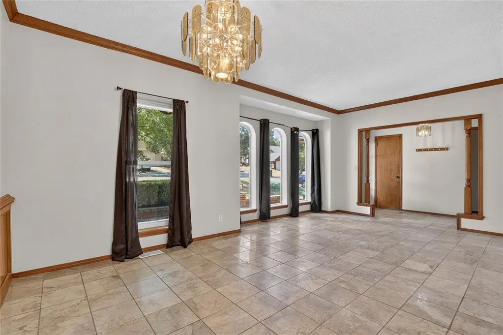 Photo 8 — 908 Carfax Road, Edmond, OK 73034