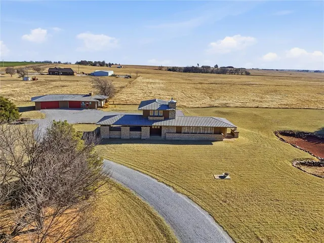 Photo 4 — 1722 N Myers Road, Apache, OK 73006