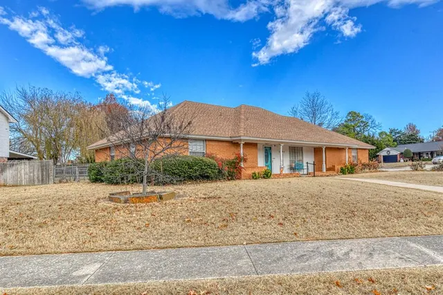 Photo 3 — 1801 Thorton Street, Norman, OK 73069