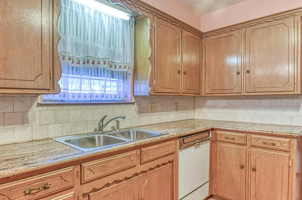 Photo 19 — 1801 Thorton Street, Norman, OK 73069