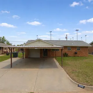 Sold home at 1904 Albert Drive
