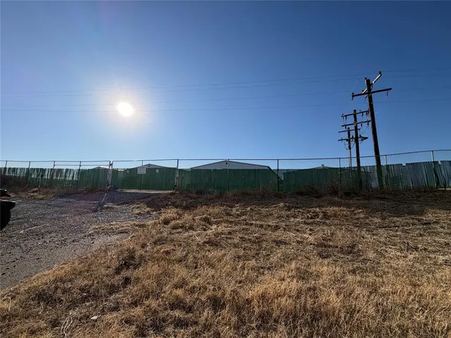 Photo 2 — 21395 Hwy 152 Highway, Dill City, OK 73641