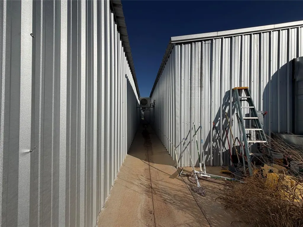 Photo 15 — 21395 Hwy 152 Highway, Dill City, OK 73641