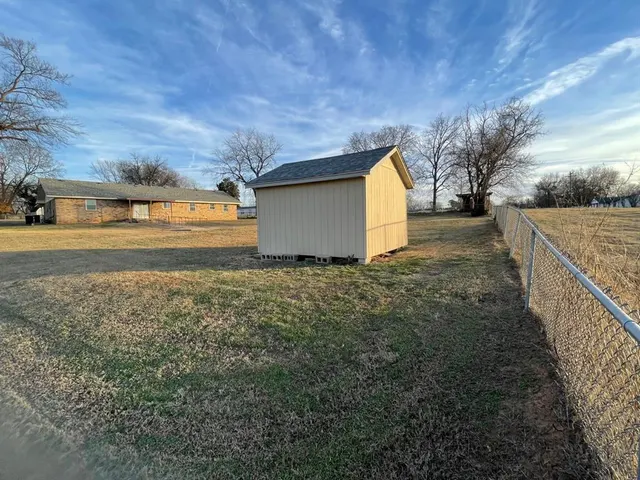 Photo 5 — 600 Peachtree Lane, Lexington, OK 73051