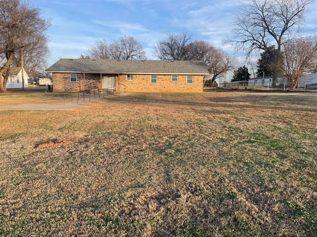 Photo 7 — 600 Peachtree Lane, Lexington, OK 73051