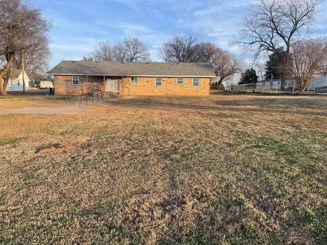 Photo 7 — 600 Peachtree Lane, Lexington, OK 73051