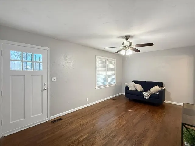 Photo 5 — 4300 N State Street, Warr Acres, OK 73122