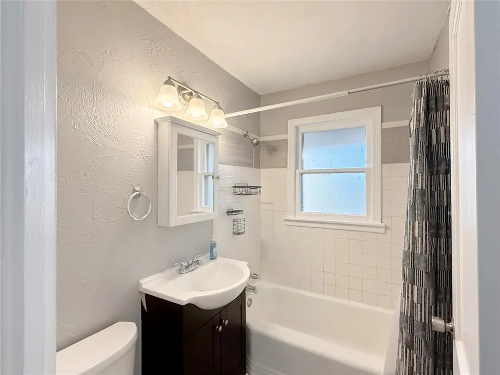 Photo 17 — 4300 N State Street, Warr Acres, OK 73122