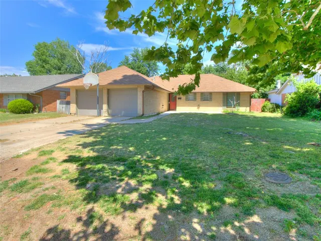 Photo 3 — 2920 N Alexander Lane, Bethany, OK 73008